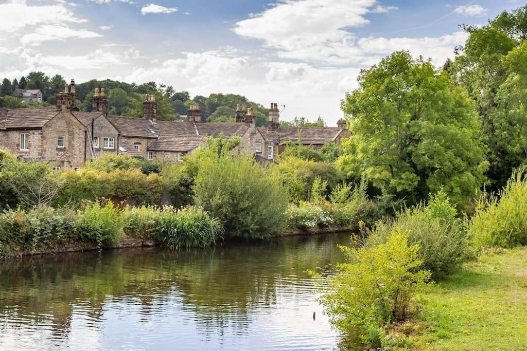 The Belle - A Lovingly Converted Grade II Listed Home From Home In Bakewell Exterior photo