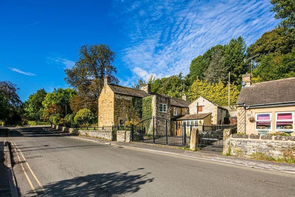 The Belle - A Lovingly Converted Grade II Listed Home From Home In Bakewell Exterior photo