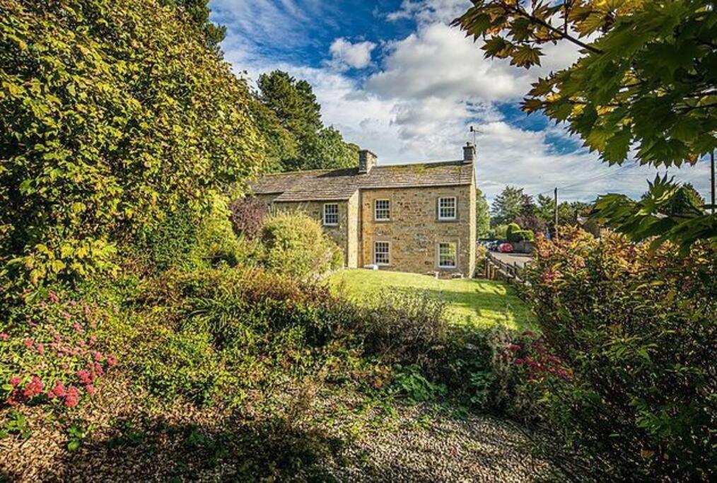 The Belle - A Lovingly Converted Grade II Listed Home From Home In Bakewell Exterior photo