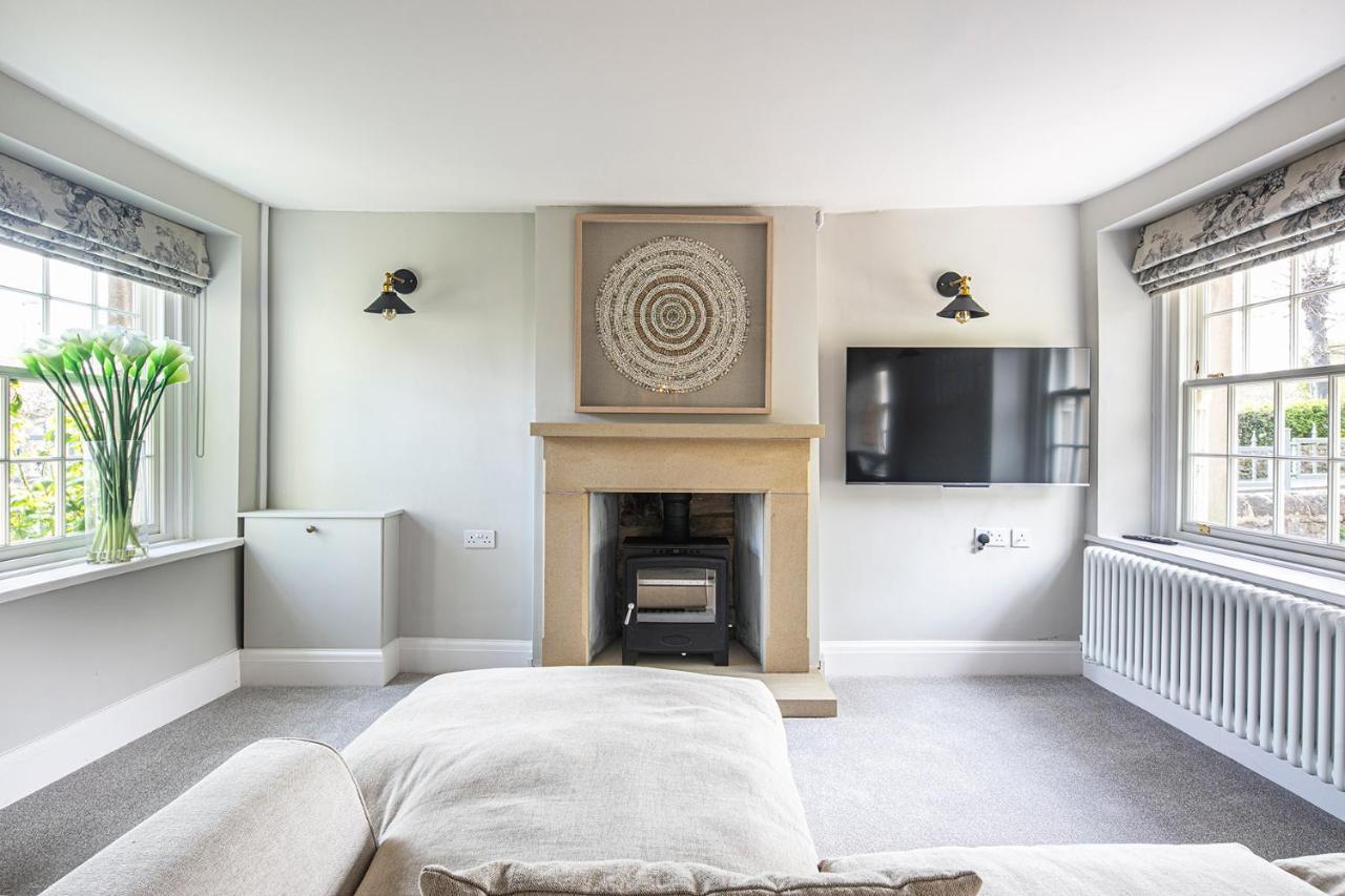 The Belle - A Lovingly Converted Grade II Listed Home From Home In Bakewell Exterior photo